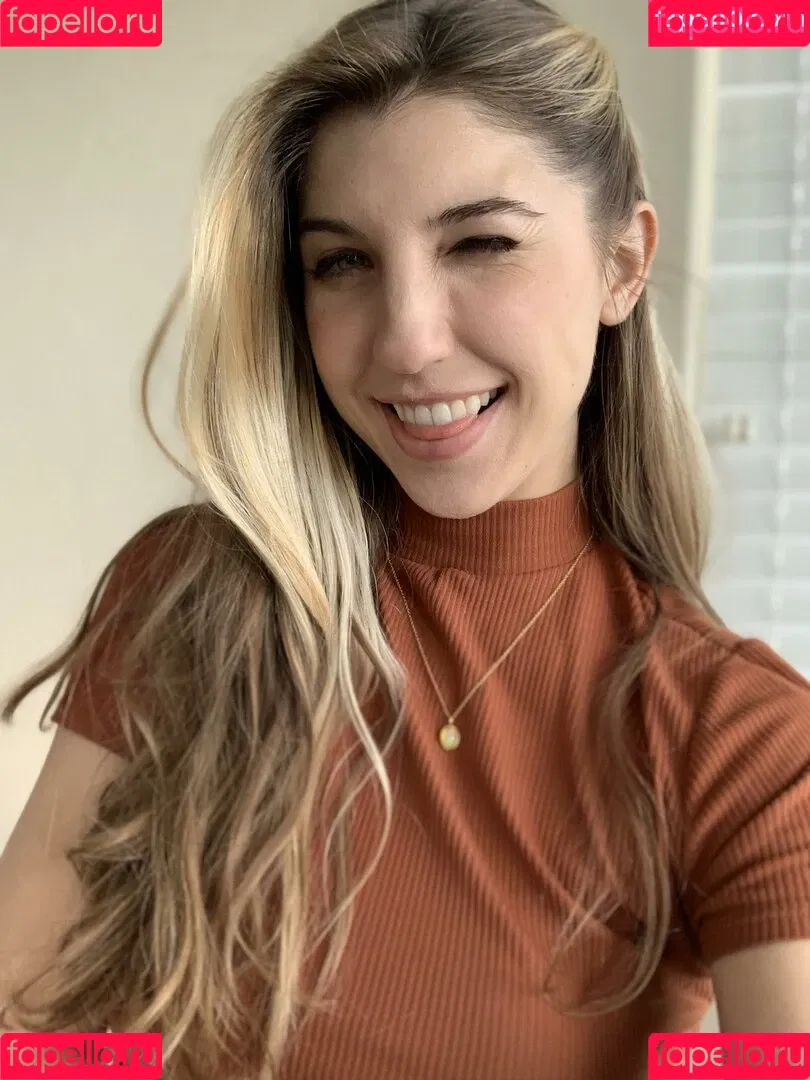 FrivolousFox ASMR Onlyfans Photo Gallery 