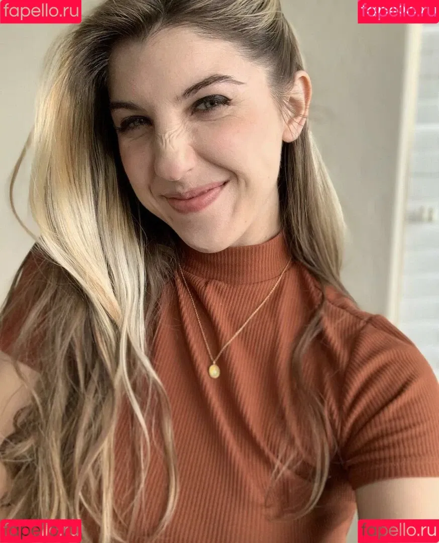 FrivolousFox ASMR Onlyfans Photo Gallery 