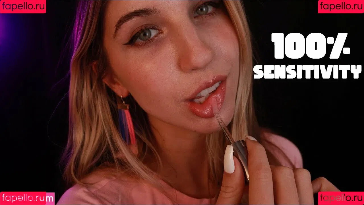 FrivolousFox ASMR Onlyfans Photo Gallery 