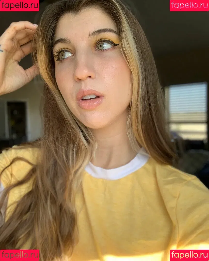 FrivolousFox ASMR Onlyfans Photo Gallery 