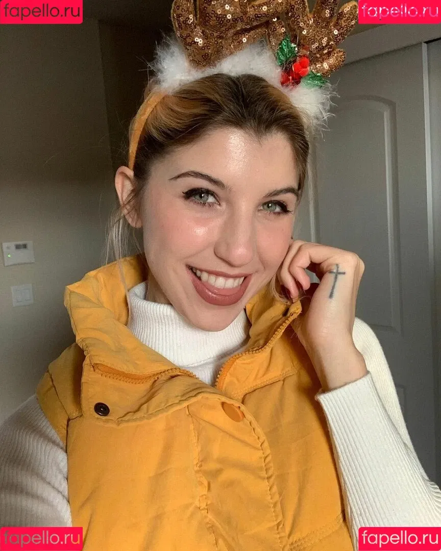 FrivolousFox ASMR Onlyfans Photo Gallery 