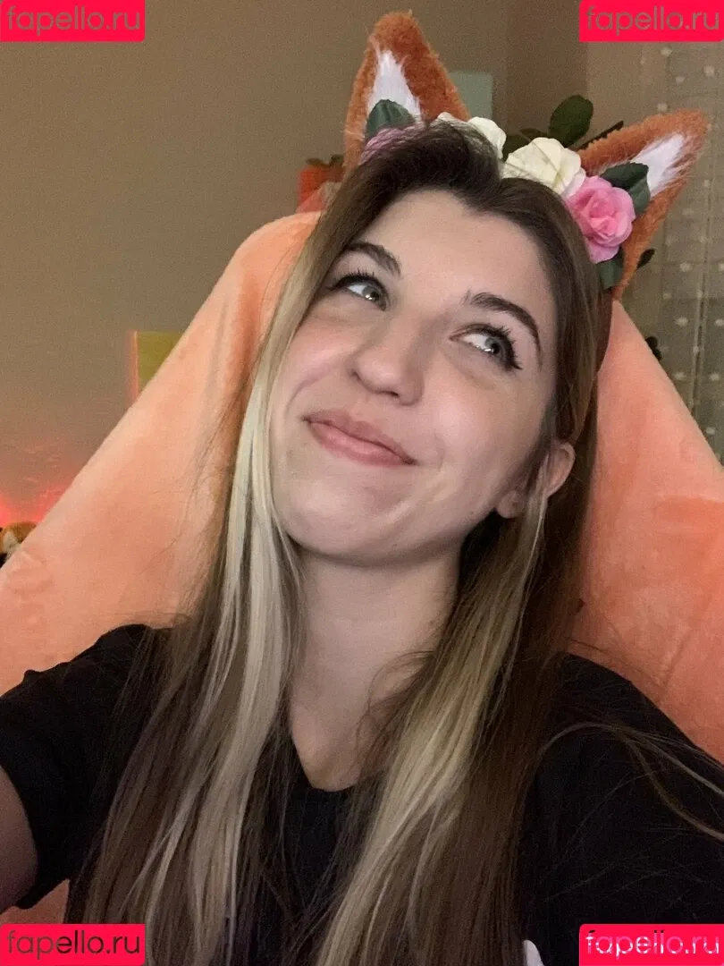 FrivolousFox ASMR Onlyfans Photo Gallery 