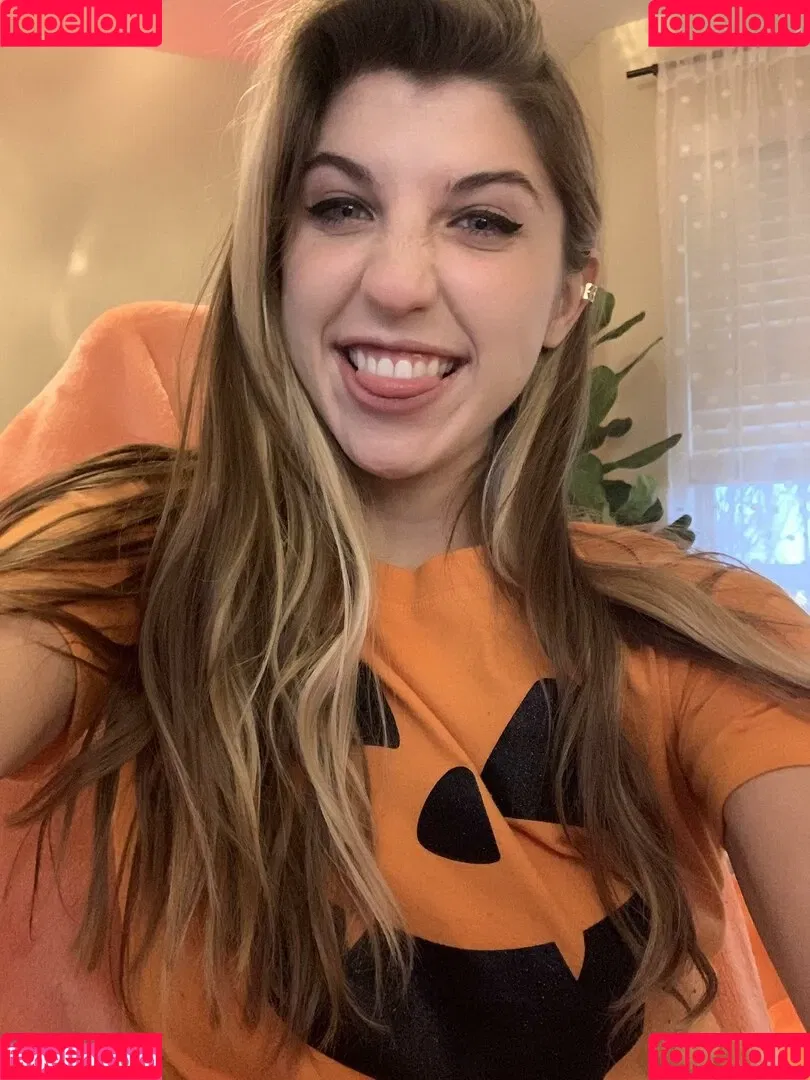 FrivolousFox ASMR Onlyfans Photo Gallery 