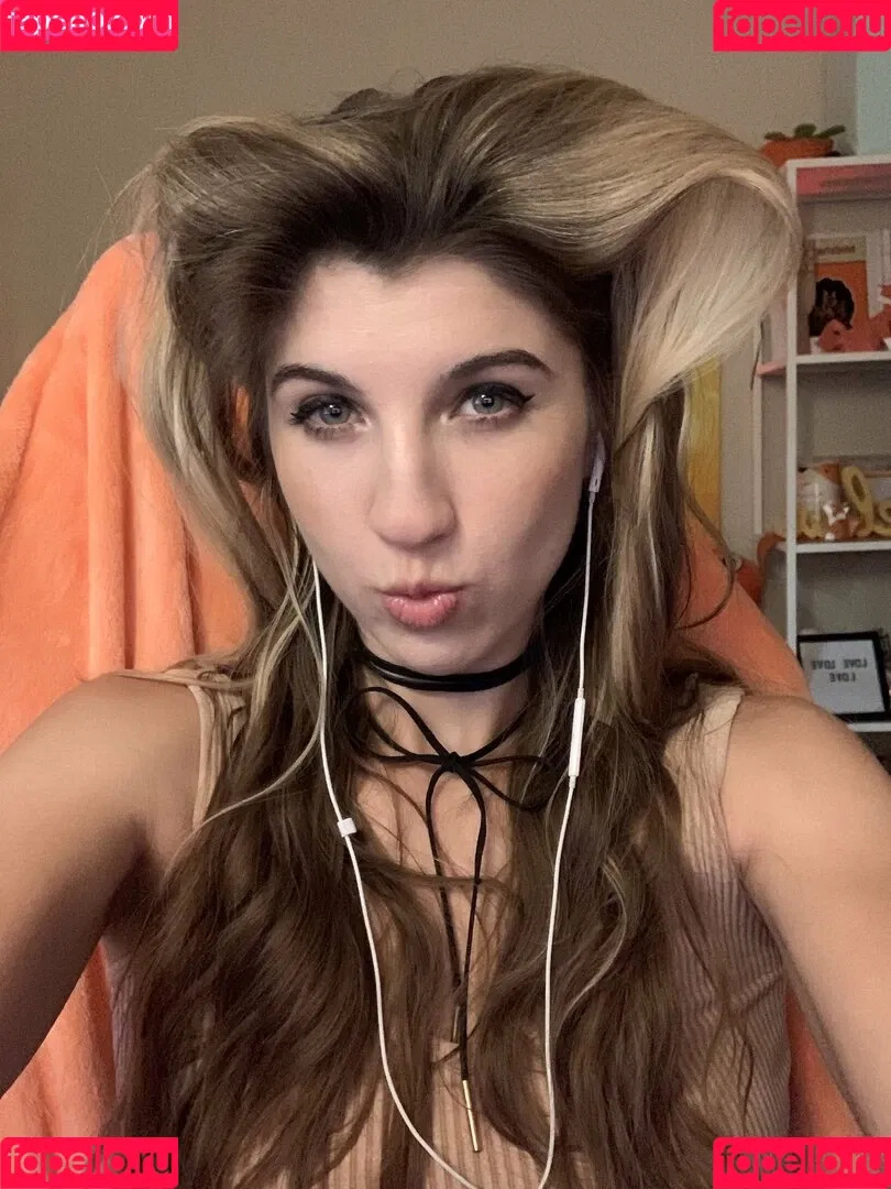 FrivolousFox ASMR Onlyfans Photo Gallery 
