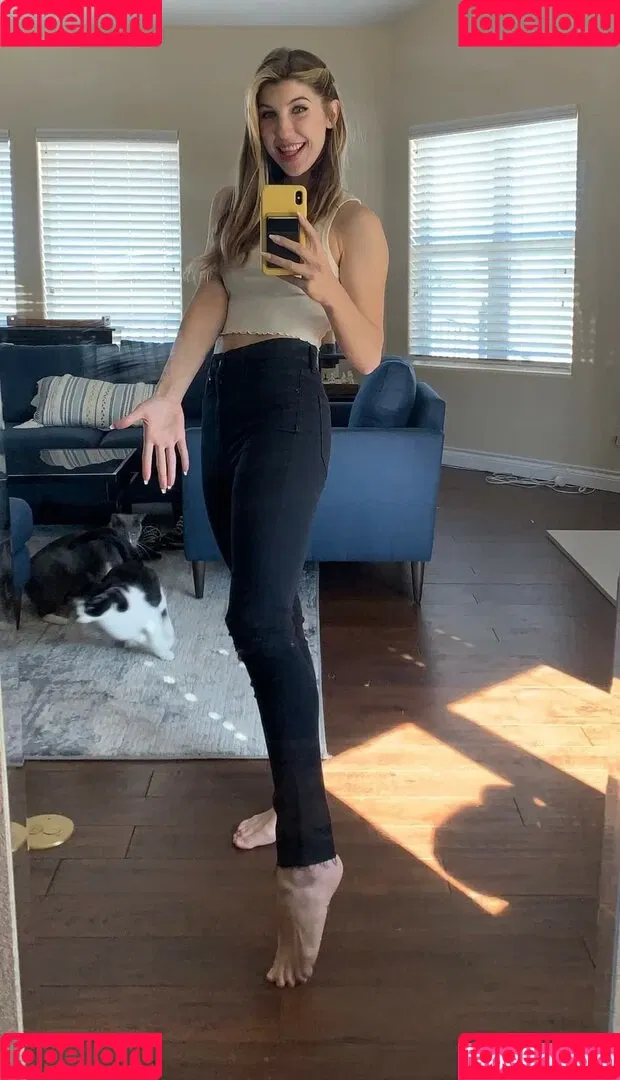 FrivolousFox ASMR Onlyfans Photo Gallery 