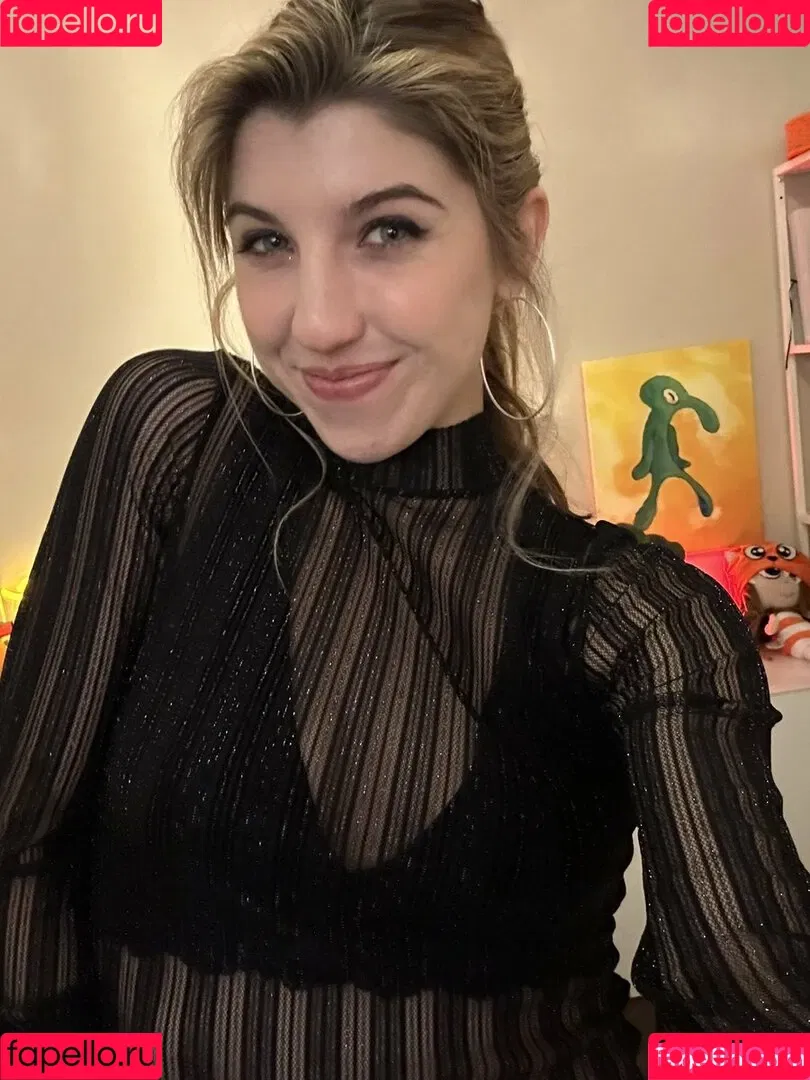 FrivolousFox ASMR Onlyfans Photo Gallery 