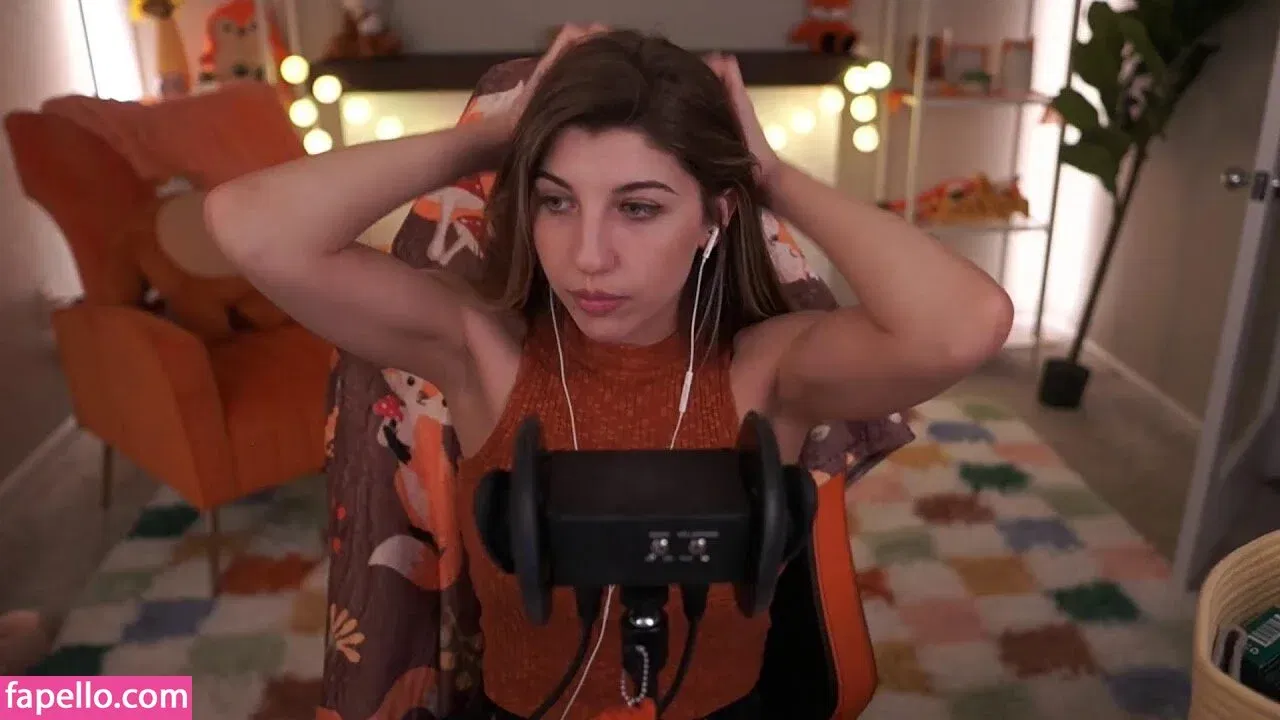 FrivolousFox ASMR Onlyfans Photo Gallery 