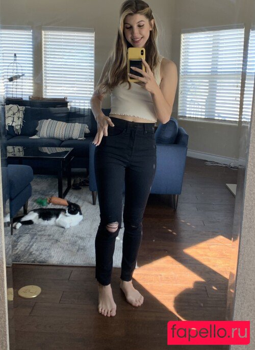 FrivolousFox ASMR Onlyfans Photo Gallery 