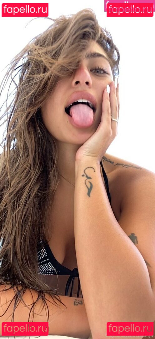 mynameis_sky / skyelia Onlyfans Photo Gallery 