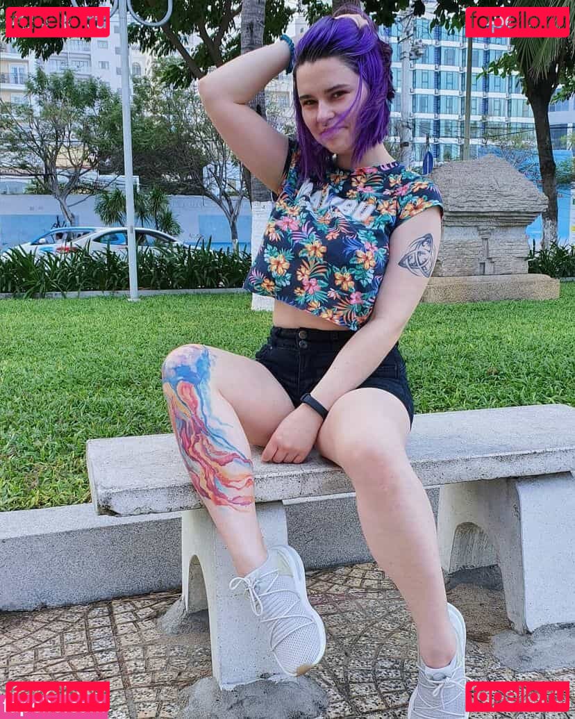 Eliza Cabani / cutie_cabani / cutiecabani Onlyfans Photo Gallery 