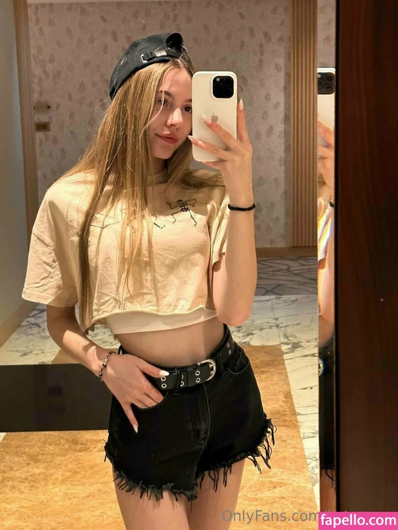 katyasun Onlyfans Photo Gallery 