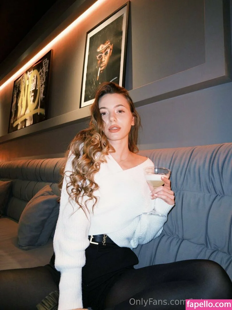 katyasun Onlyfans Photo Gallery 