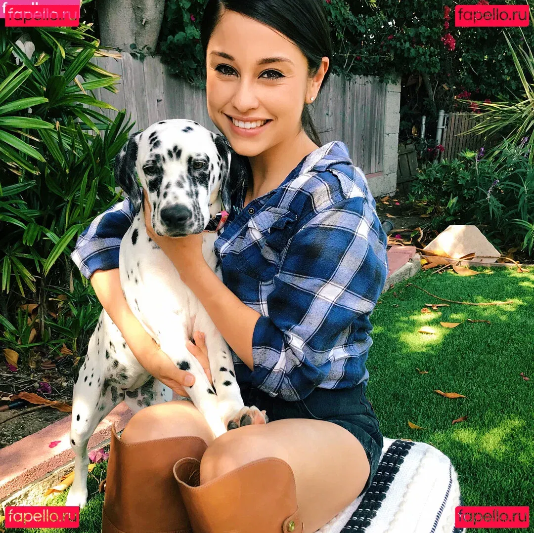 Yvette Monreal Onlyfans Photo Gallery 