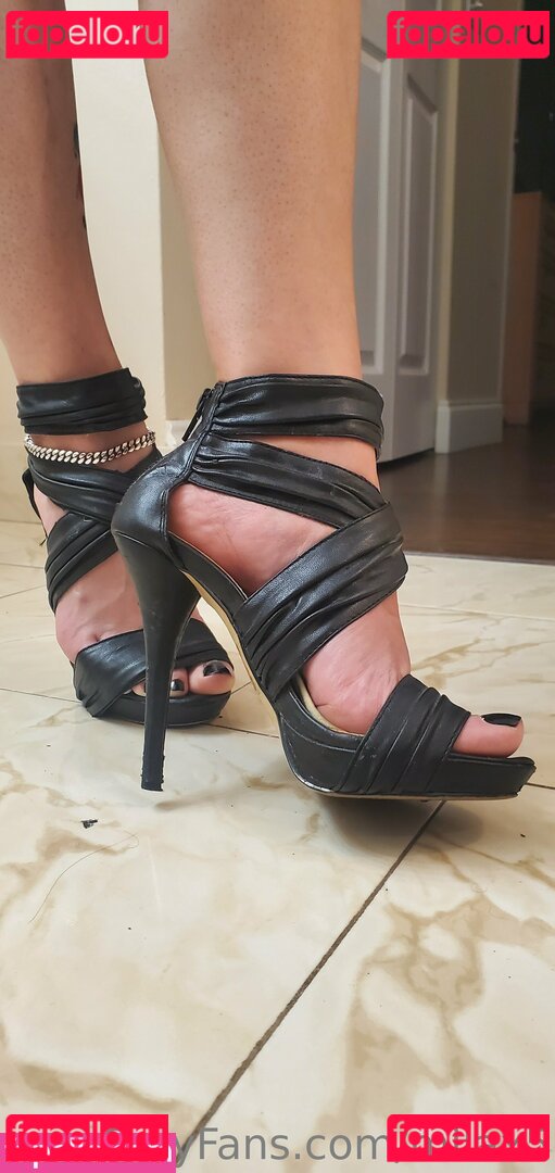 milax5 / milaxmartinez Onlyfans Photo Gallery 