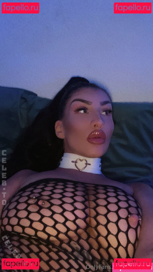 Arabe7la / arabellasdream666 Onlyfans Photo Gallery 