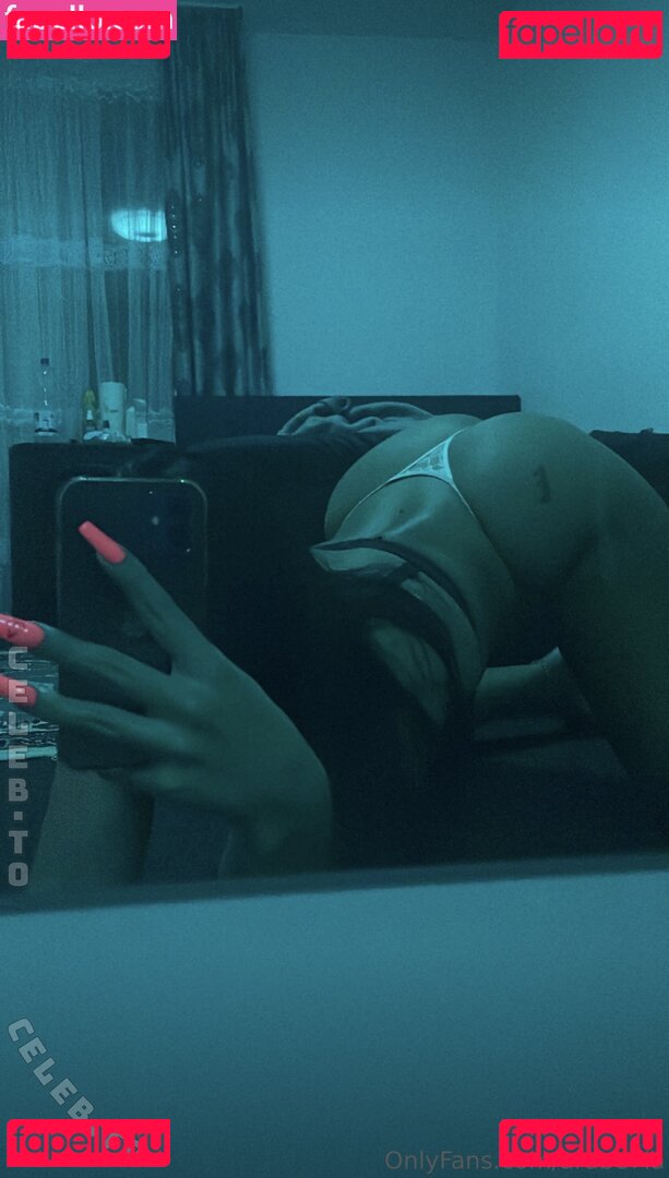 Arabe7la / arabellasdream666 Onlyfans Photo Gallery 