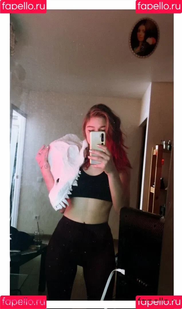 Lana Delmar Onlyfans Photo Gallery 