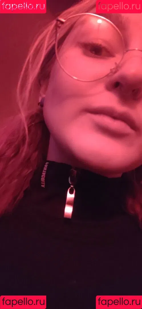 Lana Delmar Onlyfans Photo Gallery 