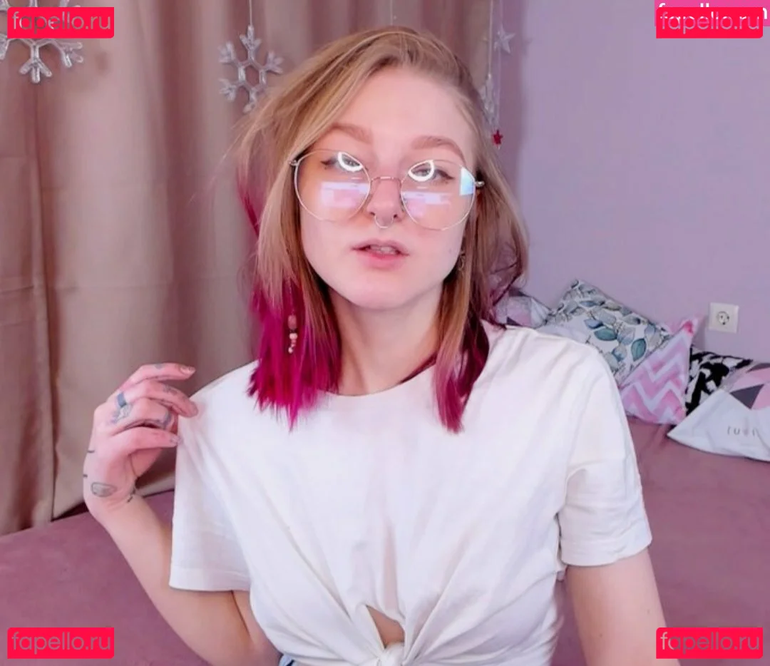 Lana Delmar Onlyfans Photo Gallery 