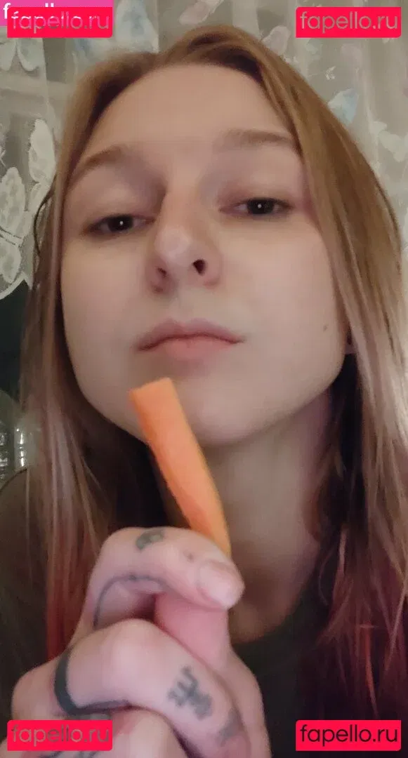 Lana Delmar Onlyfans Photo Gallery 