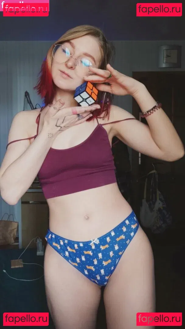 Lana Delmar Onlyfans Photo Gallery 