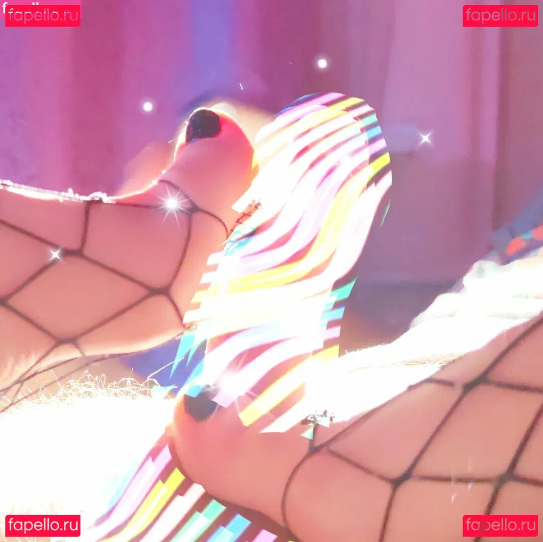 Lana Delmar Onlyfans Photo Gallery 