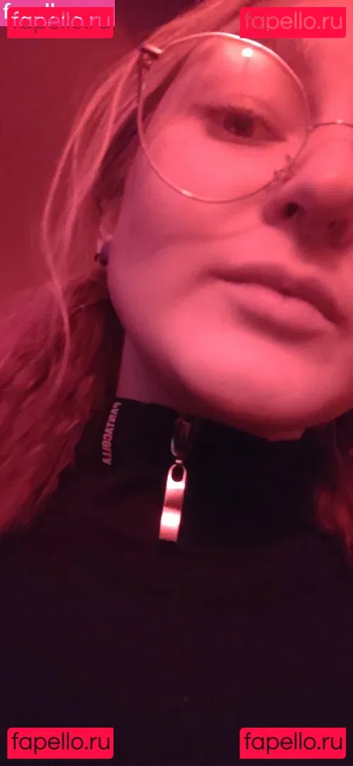 Lana Delmar Onlyfans Photo Gallery 