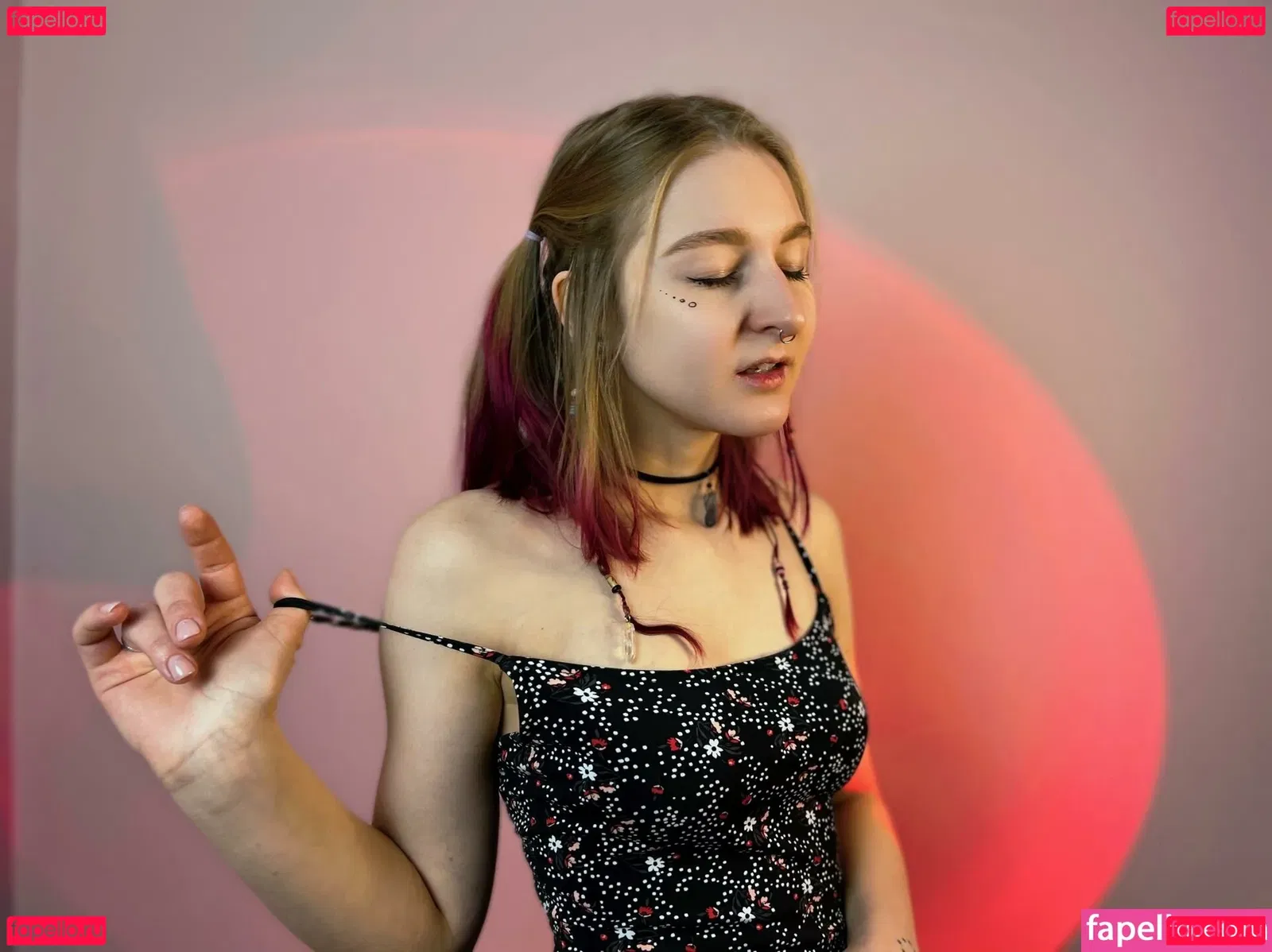 Lana Delmar Onlyfans Photo Gallery 