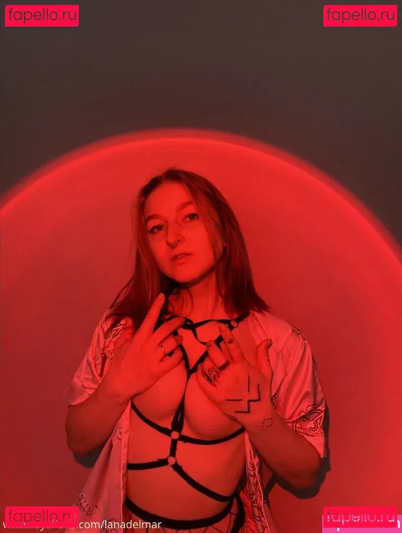 Lana Delmar Onlyfans Photo Gallery 