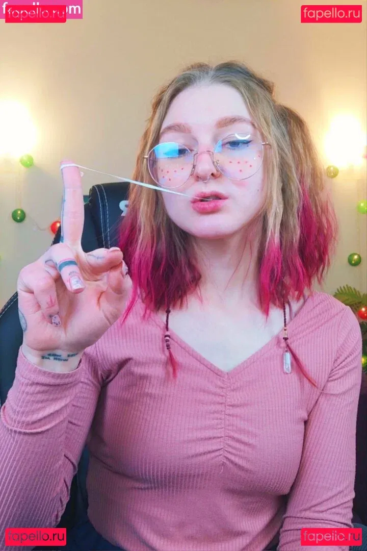 Lana Delmar Onlyfans Photo Gallery 