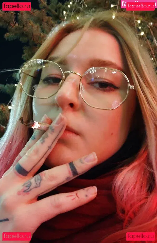 Lana Delmar Onlyfans Photo Gallery 