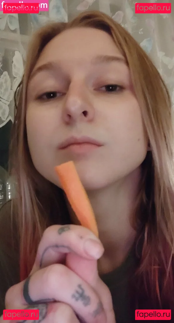 Lana Delmar Onlyfans Photo Gallery 