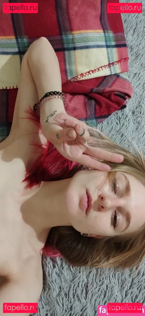 Lana Delmar Onlyfans Photo Gallery 