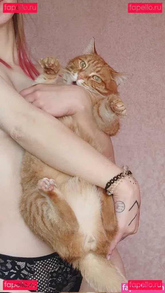 Lana Delmar Onlyfans Photo Gallery 