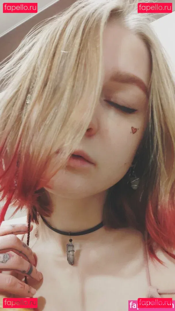 Lana Delmar Onlyfans Photo Gallery 