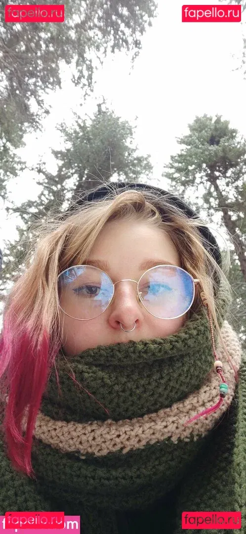 Lana Delmar Onlyfans Photo Gallery 