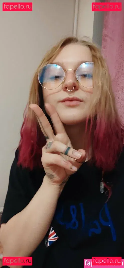 Lana Delmar Onlyfans Photo Gallery 