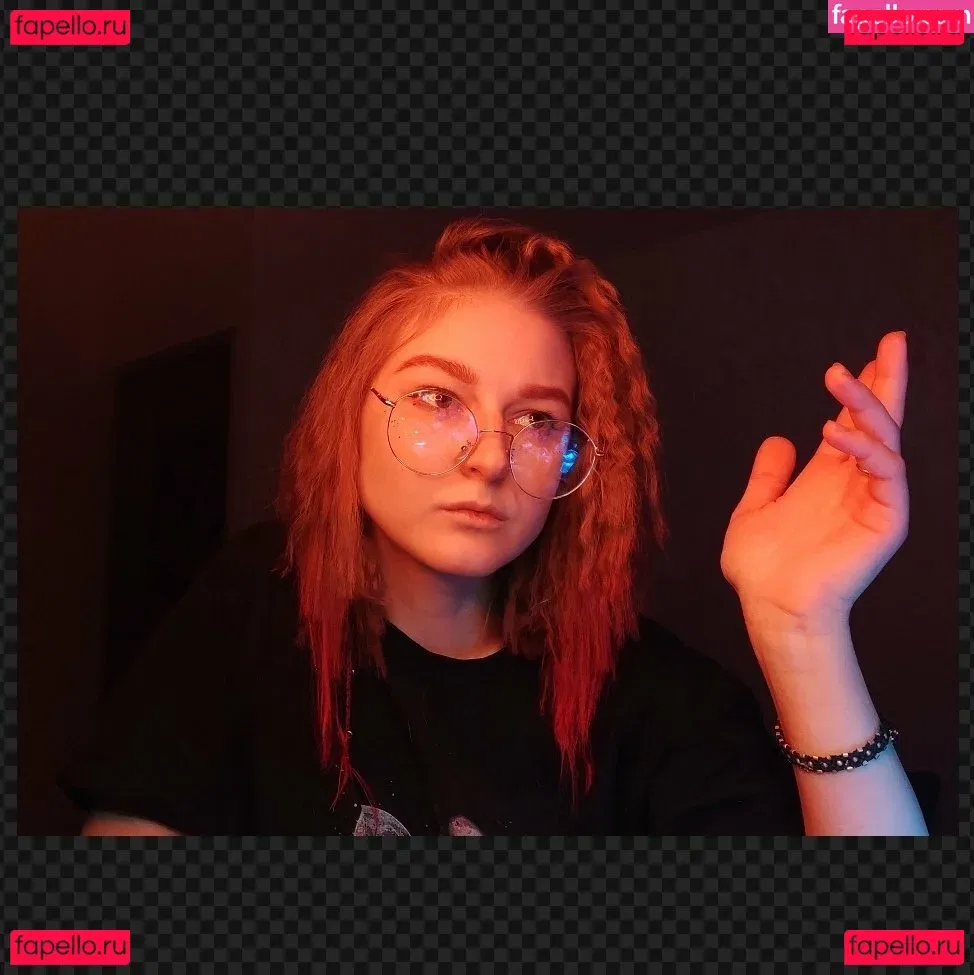 Lana Delmar Onlyfans Photo Gallery 