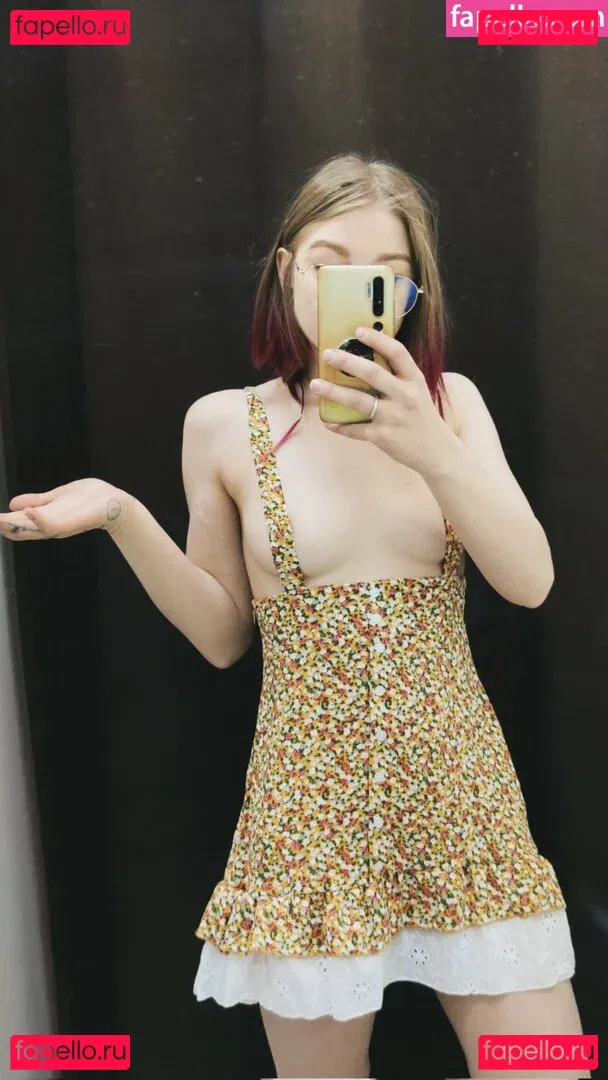 Lana Delmar Onlyfans Photo Gallery 