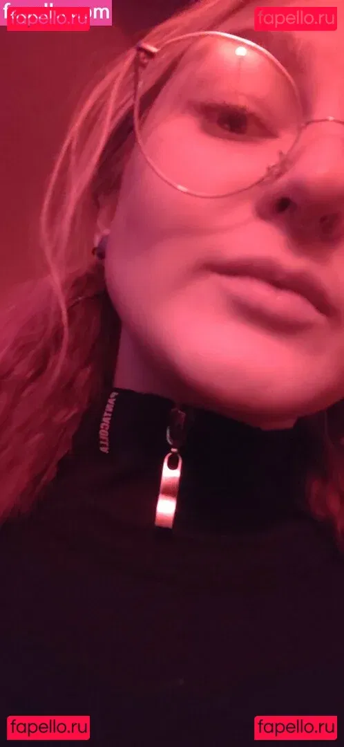 Lana Delmar Onlyfans Photo Gallery 