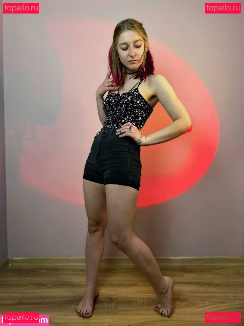 Lana Delmar Onlyfans Photo Gallery 