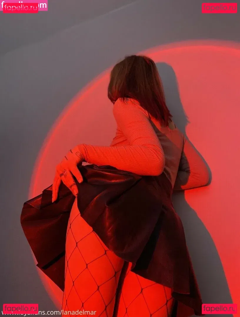 Lana Delmar Onlyfans Photo Gallery 