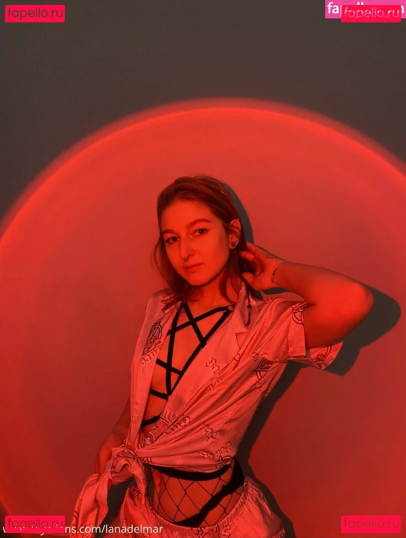 Lana Delmar Onlyfans Photo Gallery 