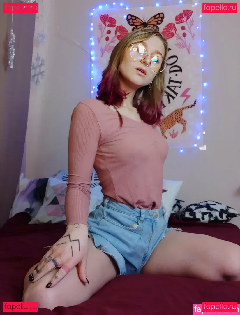 Lana Delmar Onlyfans Photo Gallery 