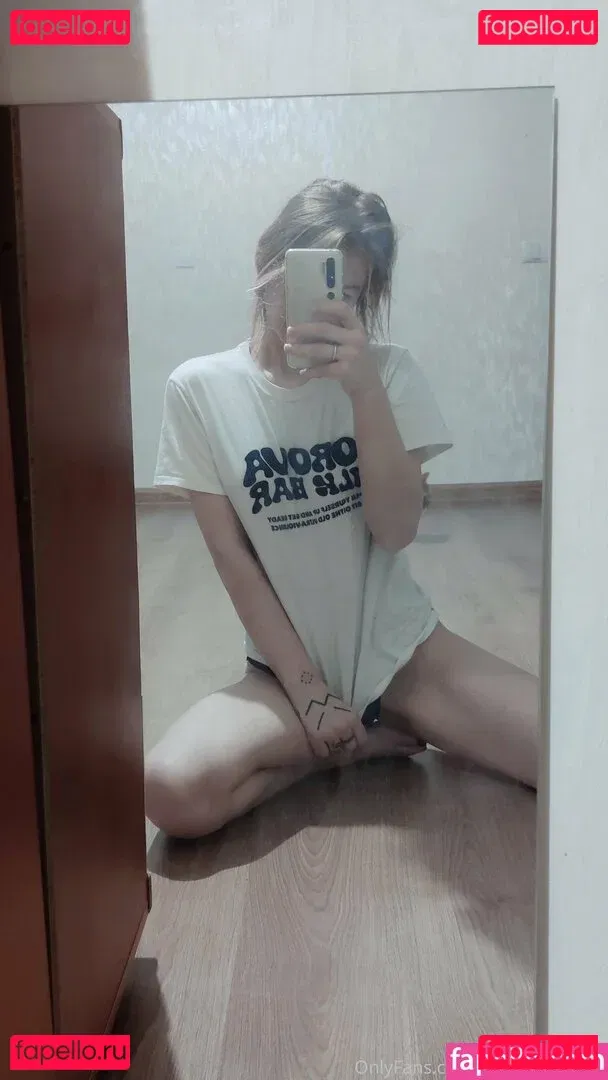 Lana Delmar Onlyfans Photo Gallery 