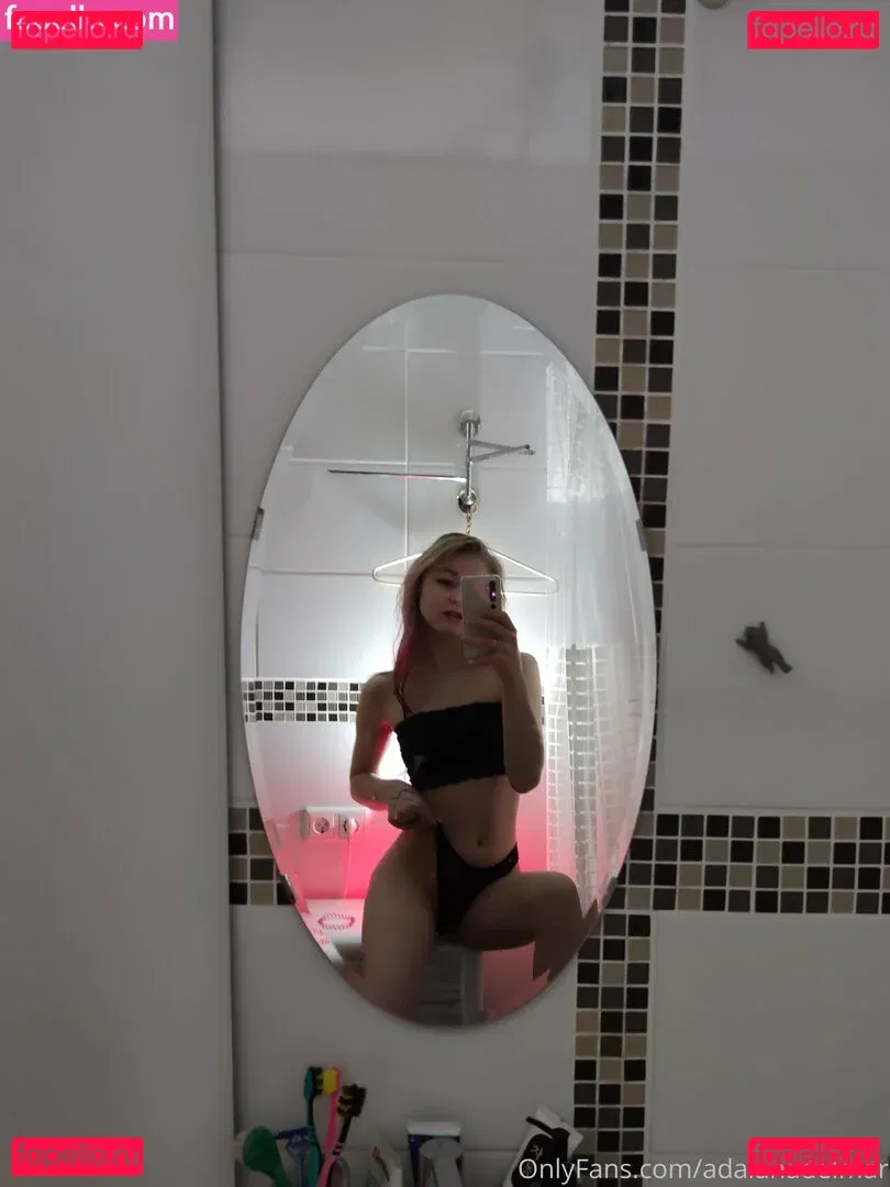 Lana Delmar Onlyfans Photo Gallery 