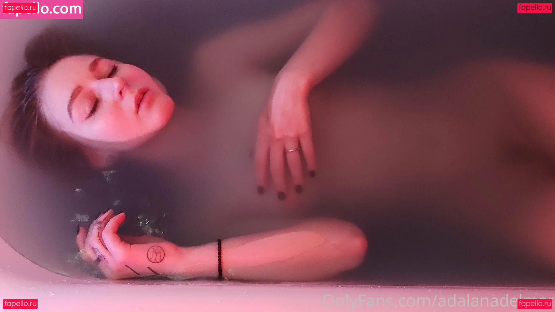 Lana Delmar Onlyfans Photo Gallery 