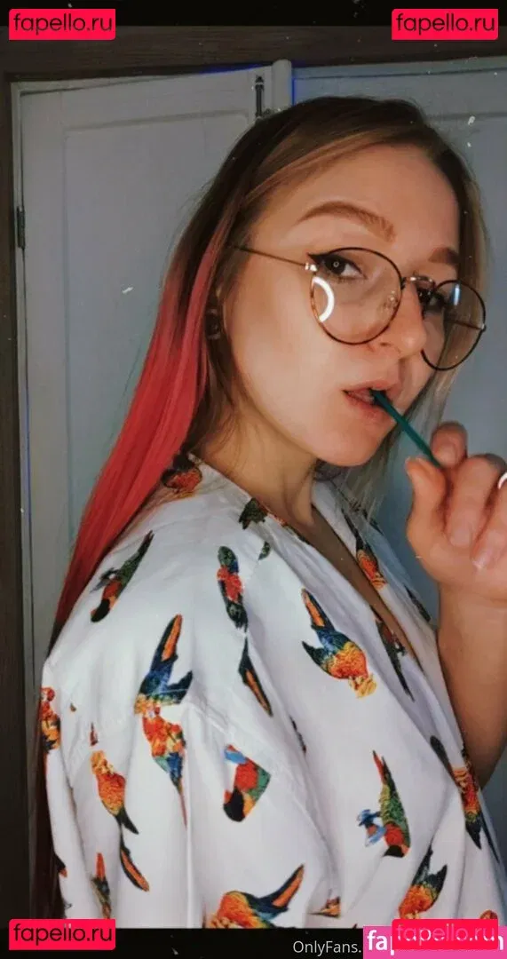 Lana Delmar Onlyfans Photo Gallery 