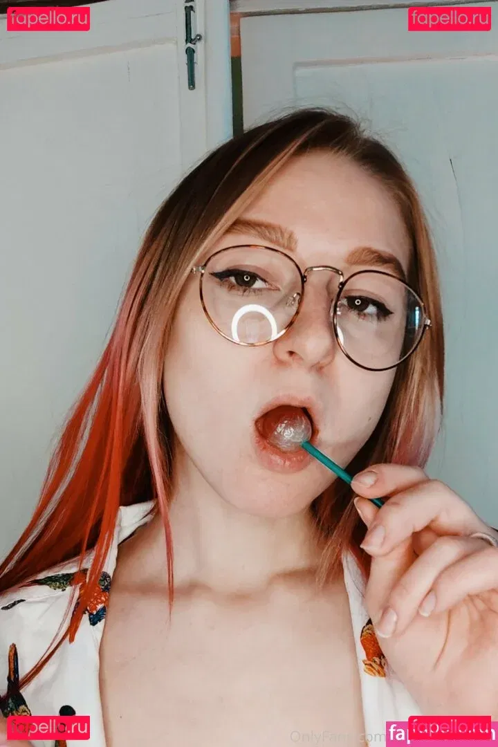 Lana Delmar Onlyfans Photo Gallery 