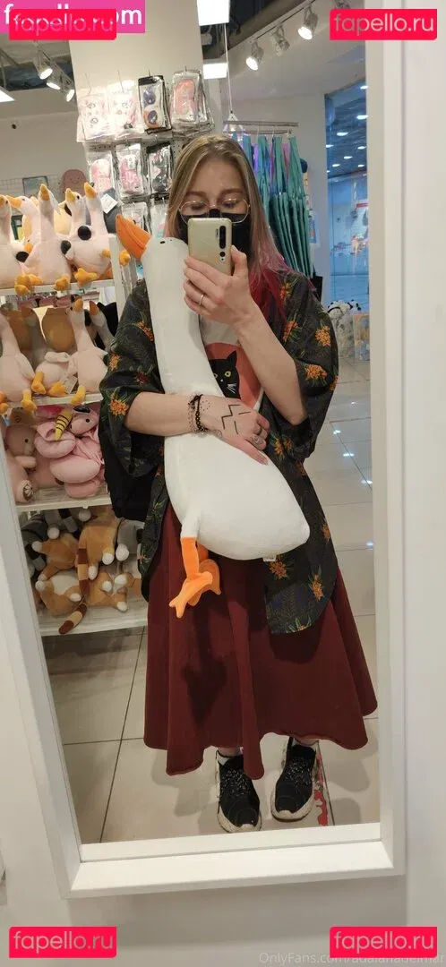 Lana Delmar Onlyfans Photo Gallery 